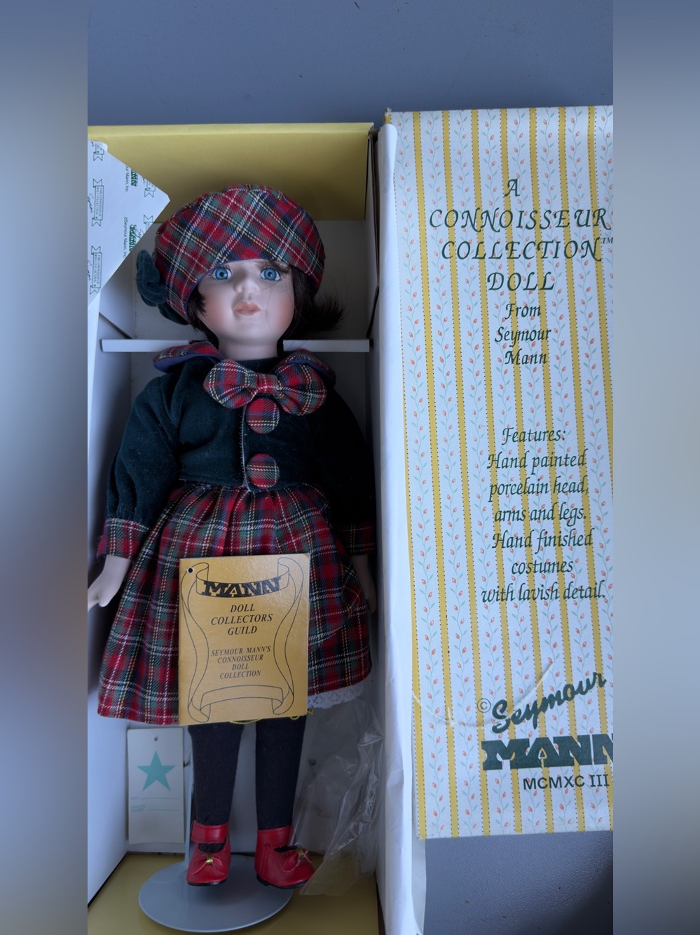 Seymour Mann Connoisseur Collection Porcelain Doll EP-52 – Vintage Collectible